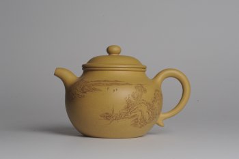 紫砂壶图片：美壶特惠 灰常好的本山段精工山水莲子壶 端庄秀雅 莫待明年花更好 当惜今朝春正浓 - 宜兴紫砂壶网