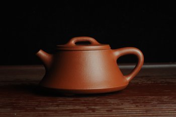 紫砂壶图片：美壶特惠 优质朱泥调砂础瓢壶 做工精致 端庄秀雅 - 宜兴紫砂壶网