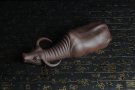 紫砂壶图片：美宠特惠 精品大黑牛茶宠 卧牛 长27cm牛身最宽度9cm - 宜兴紫砂壶网