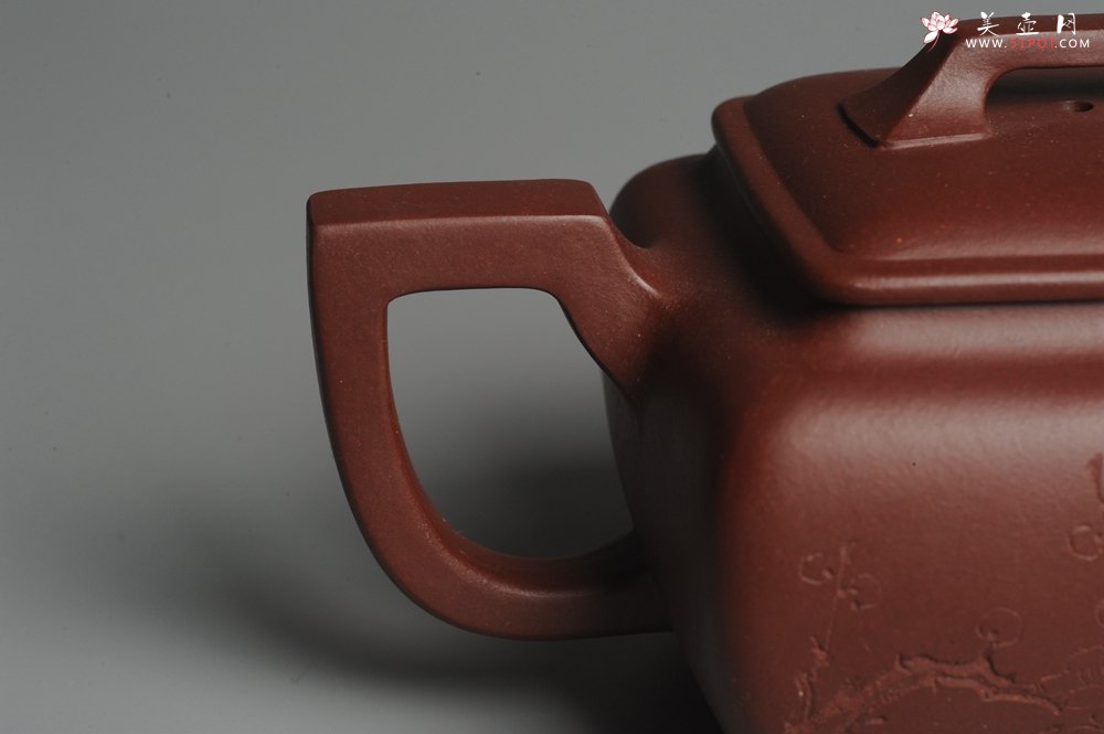 紫砂壶图片：美壶特惠 精品无欲则刚四方方樽 陈俊儒精心装饰 - 宜兴紫砂壶网