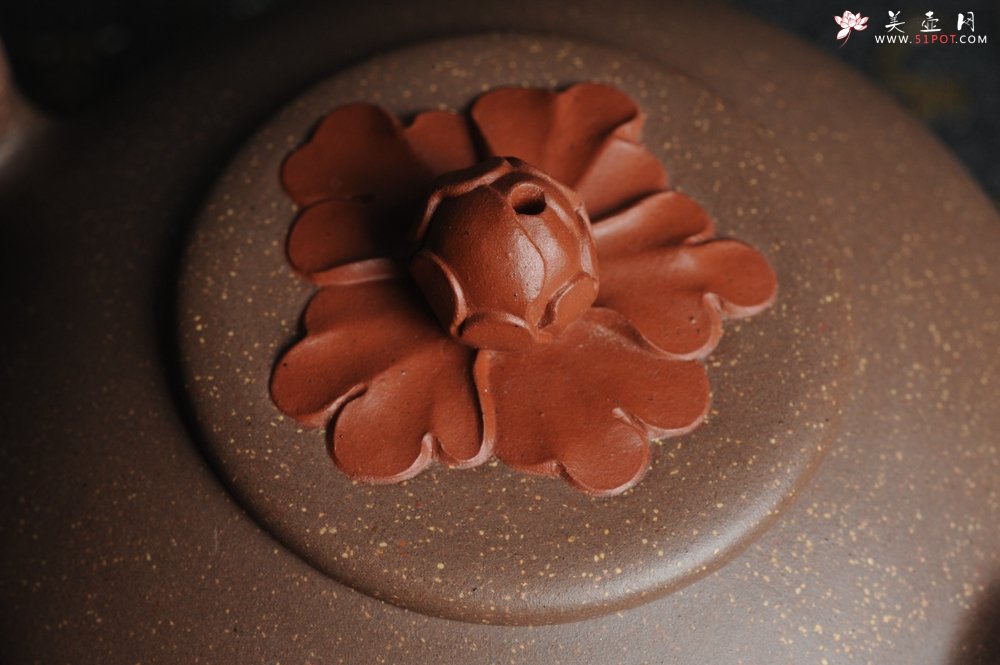 紫砂壶图片：美壶特惠 精工国色天香壶 贴叶精湛 - 宜兴紫砂壶网