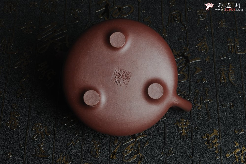 紫砂壶图片：油润底曹青 全手工精品摹古老子冶石瓢 骨肉匀挺 文人小楷  特文气 - 宜兴紫砂壶网