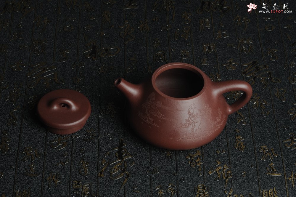 紫砂壶图片：油润底曹青 全手工精品老子冶石瓢 骨肉匀挺 清茗堂助工文气装饰山水 - 宜兴紫砂壶网