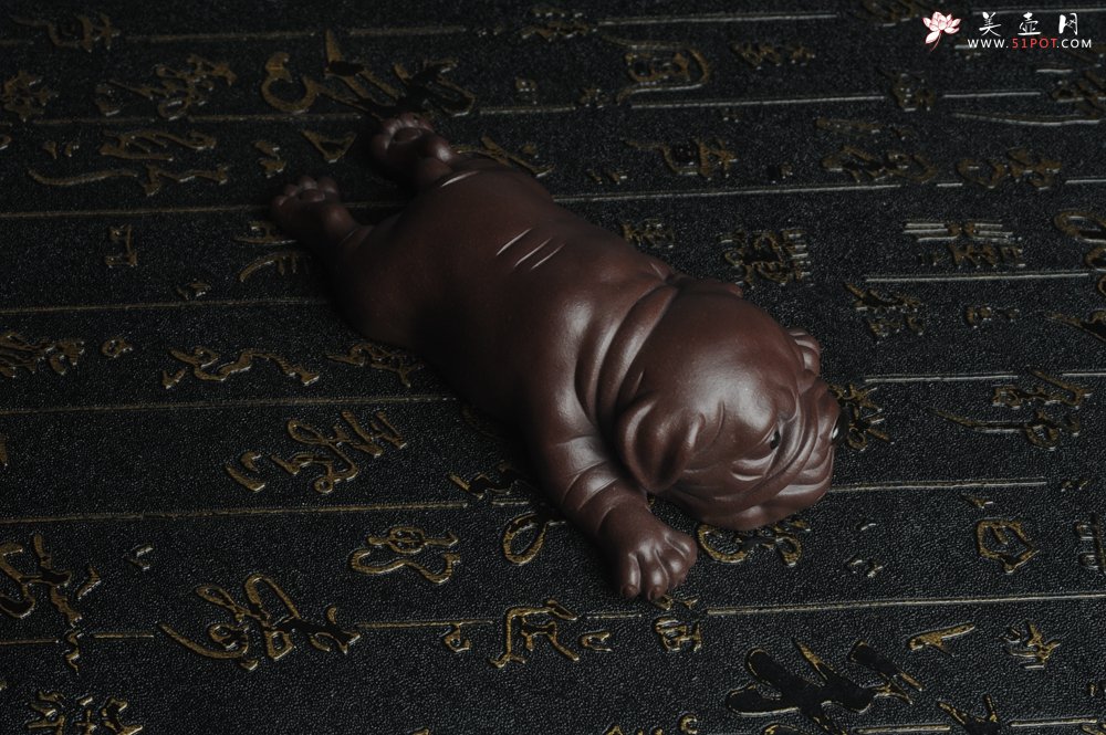 紫砂壶图片：美宠特惠 油润老紫泥沙皮狗茶宠  做工超精致长13cm宽4到6.5cm高4cm - 宜兴紫砂壶网