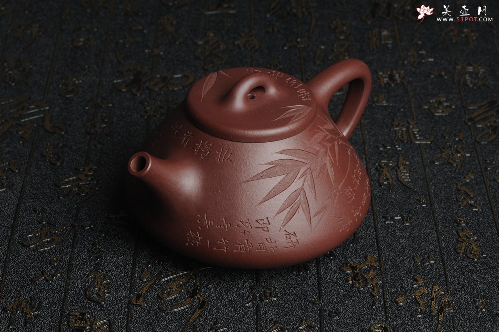 紫砂壶图片：油润底曹青 全手工精品摹古老子冶石瓢 骨肉匀挺 清茗堂助工文气装饰板桥竹 文人风骨尽显 - 宜兴紫砂壶网