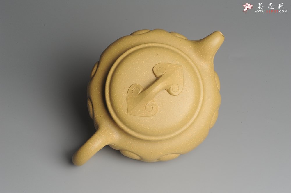 紫砂壶图片：美壶特惠 优质本山段 精工仿古如意  - 宜兴紫砂壶网