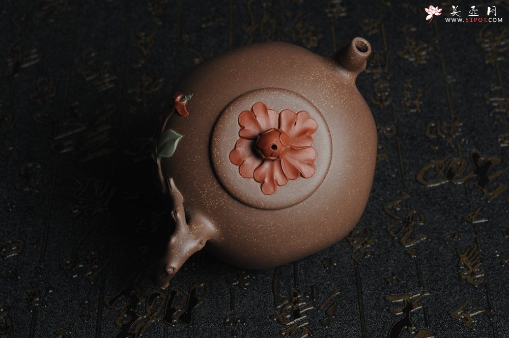 紫砂壶图片：美壶特惠 精工国色天香壶 贴叶精湛 - 宜兴紫砂壶网