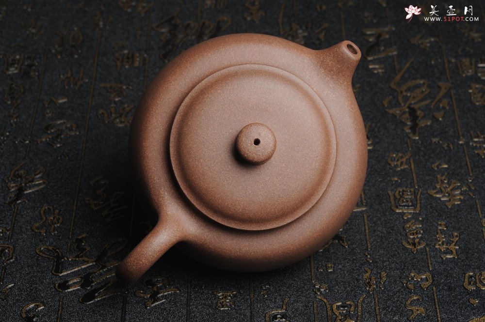 紫砂壶图片：美壶特惠 精致做工老段泥涌泉壶 茶人醉爱 - 宜兴紫砂壶网