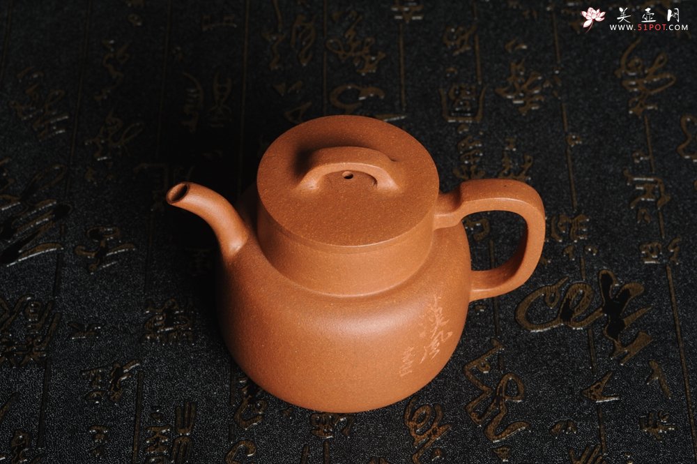 紫砂壶图片：美壶特惠 灰常油润优质黄降坡泥瓦当壶 文气小巧精致 实用 茶人醉爱 - 宜兴紫砂壶网