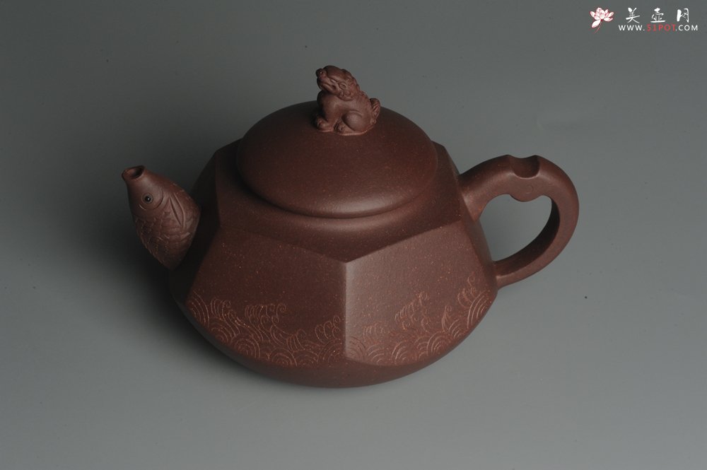 紫砂壶图片：美壶特惠 做工精致鱼跃龙门壶 泥料漂亮 寓意吉祥 - 宜兴紫砂壶网