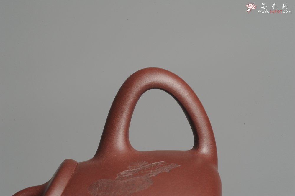 紫砂壶图片：油润底曹青 全手工精品子冶石瓢 骨肉匀挺 子陶精刻松鼠 - 宜兴紫砂壶网