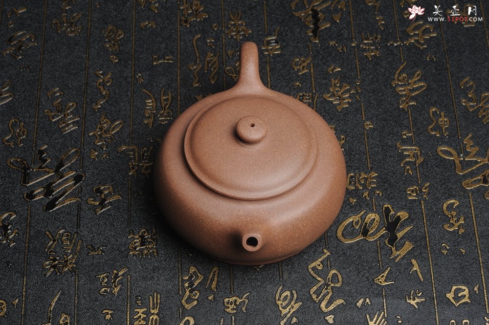 紫砂壶图片：美壶特惠 精致做工老段泥涌泉壶 茶人醉爱 - 宜兴紫砂壶网