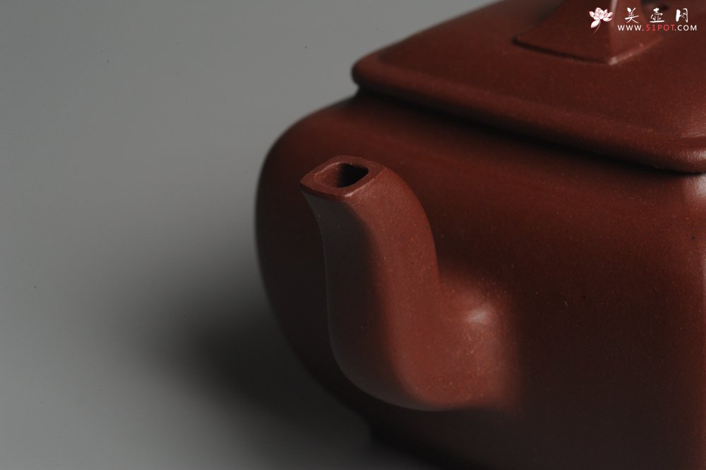 紫砂壶图片：美壶特惠 精品无欲则刚四方方樽 陈俊儒精心装饰 - 宜兴紫砂壶网
