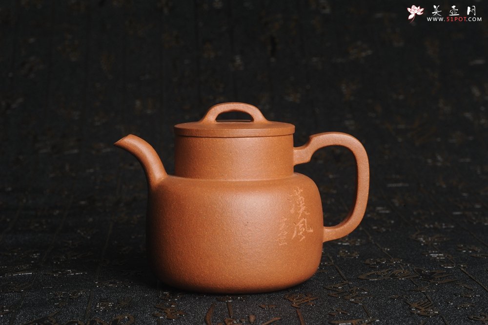 紫砂壶图片：美壶特惠 灰常油润优质黄降坡泥瓦当壶 文气小巧精致 实用 茶人醉爱 - 宜兴紫砂壶网
