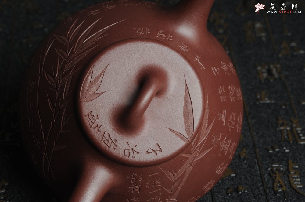 紫砂壶图片：油润底曹青 全手工精品摹古老子冶石瓢 骨肉匀挺 清茗堂助工文气装饰板桥竹 文人风骨尽显 - 宜兴紫砂壶网