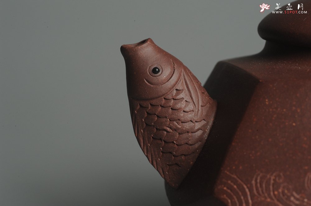 紫砂壶图片：美壶特惠 做工精致鱼跃龙门壶 泥料漂亮 寓意吉祥 - 宜兴紫砂壶网