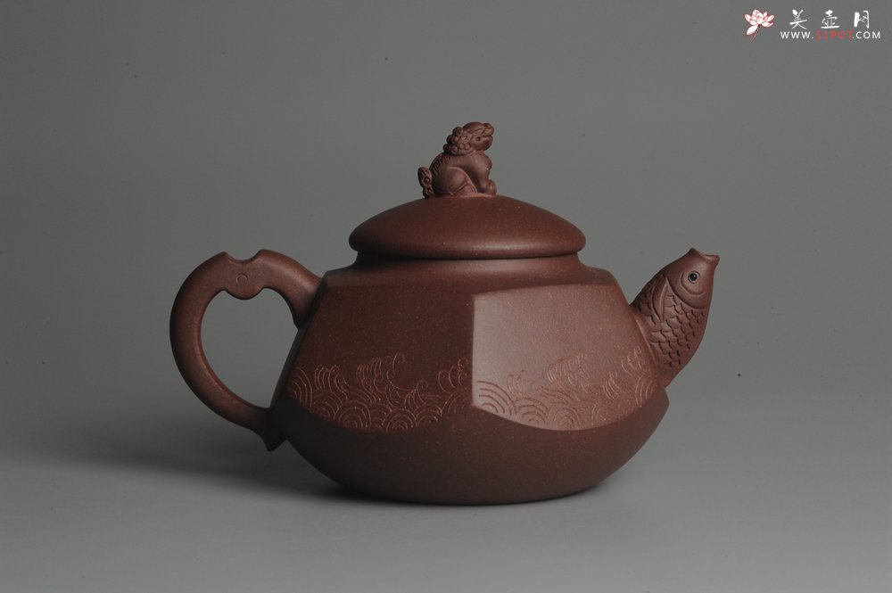紫砂壶图片：美壶特惠 做工精致鱼跃龙门壶 泥料漂亮 寓意吉祥 - 宜兴紫砂壶网