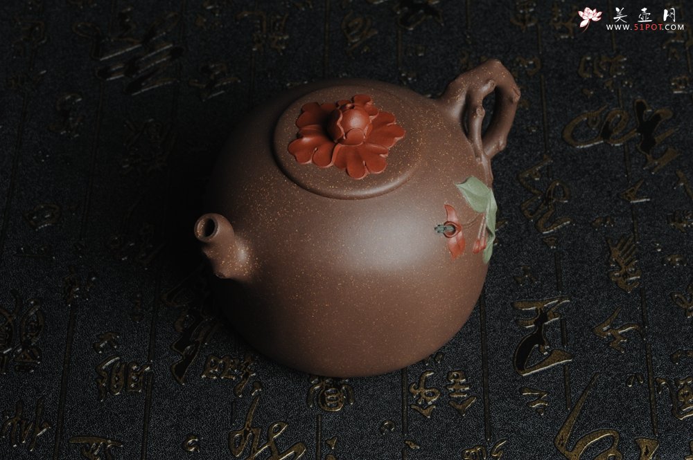 紫砂壶图片：美壶特惠 精工国色天香壶 贴叶精湛 - 宜兴紫砂壶网