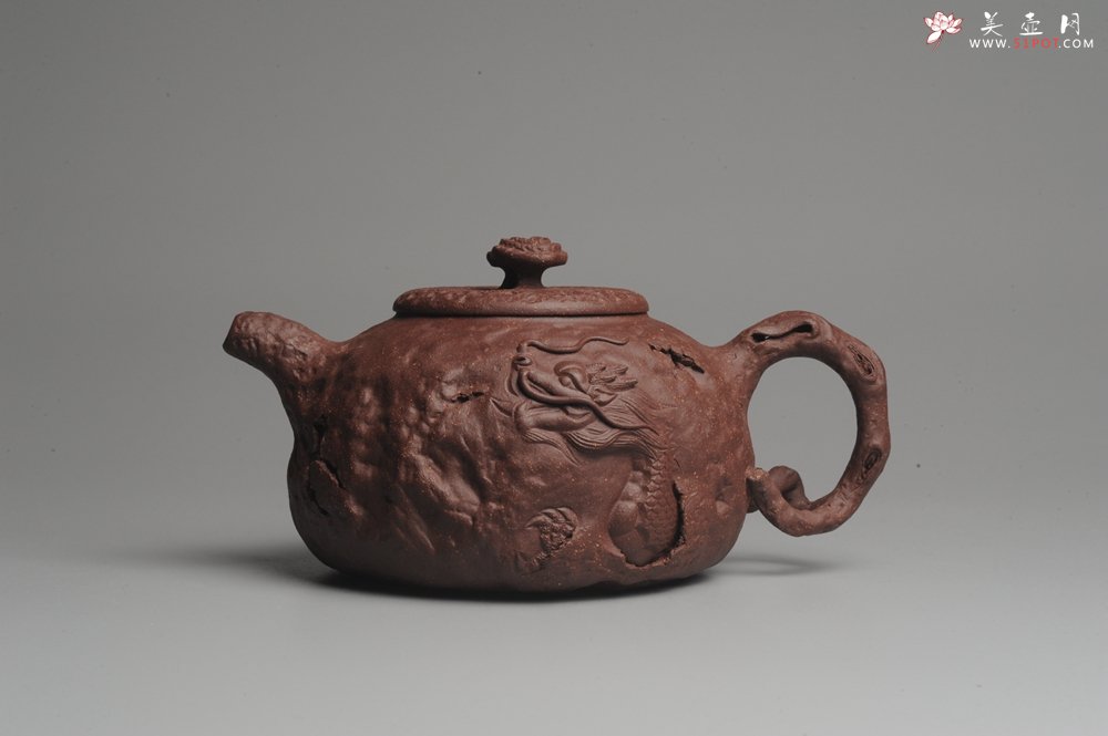 紫砂壶图片：美壶特惠 全手工薄胎游龙灵芝供春 龚春 做工精致 单色更显功力 - 宜兴紫砂壶网