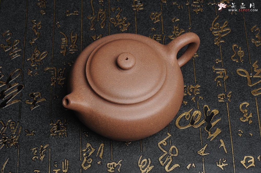 紫砂壶图片：美壶特惠 精致做工老段泥涌泉壶 茶人醉爱 - 宜兴紫砂壶网