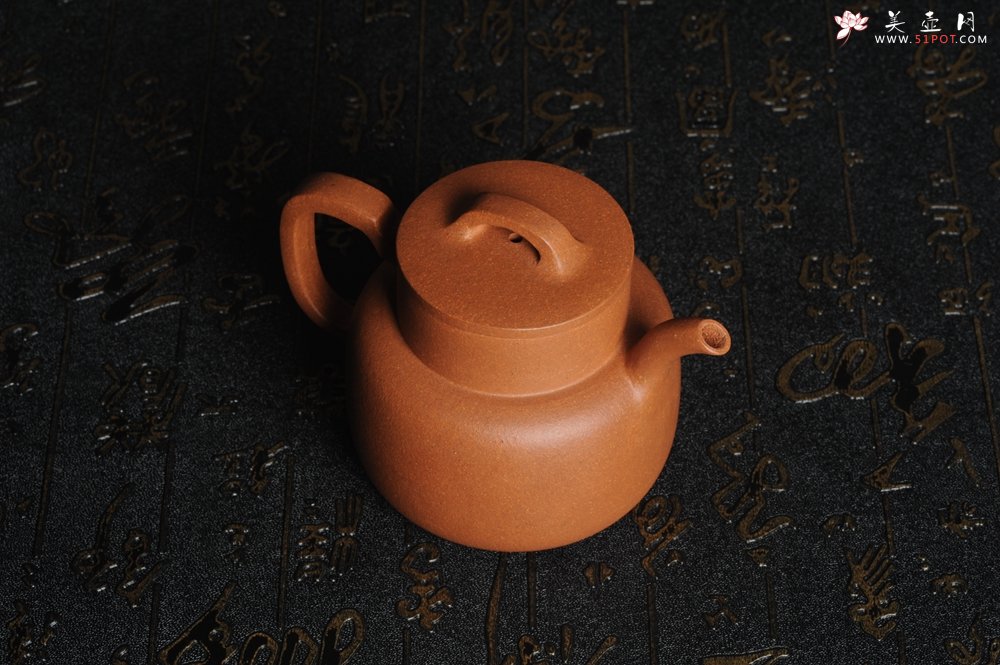 紫砂壶图片：美壶特惠 灰常油润优质黄降坡泥瓦当壶 文气小巧精致 实用 茶人醉爱 - 宜兴紫砂壶网