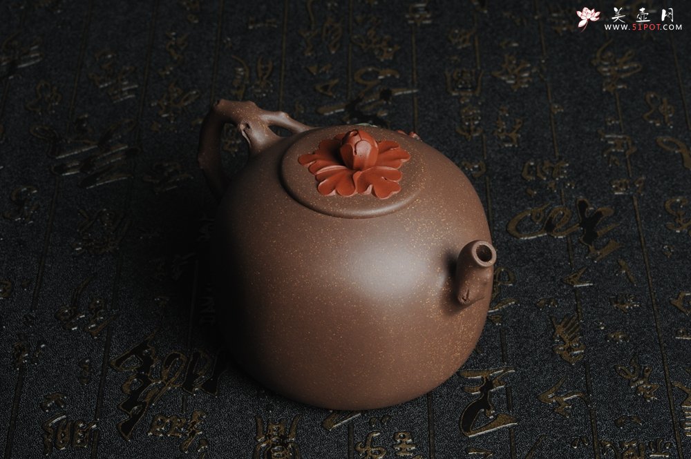 紫砂壶图片：美壶特惠 精工国色天香壶 贴叶精湛 - 宜兴紫砂壶网