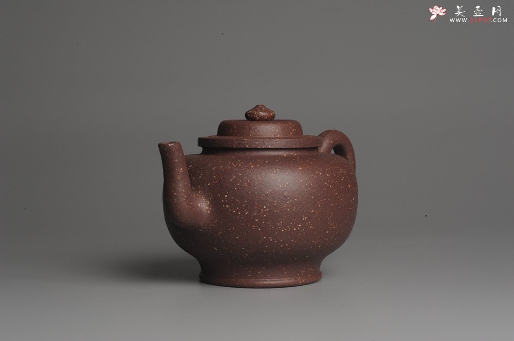 紫砂壶图片：美壶特惠 油润五彩紫泥高莲灯 做工精致 嵌盖难度大 茶人醉爱 - 宜兴紫砂壶网