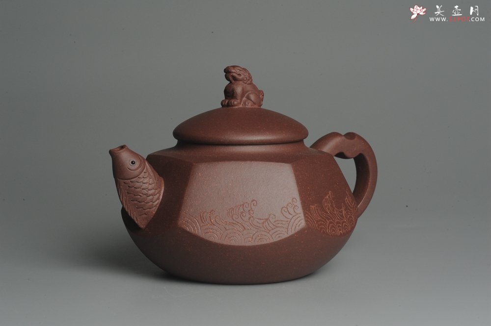 紫砂壶图片：美壶特惠 做工精致鱼跃龙门壶 泥料漂亮 寓意吉祥 - 宜兴紫砂壶网