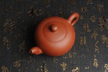 紫砂壶图片：美壶特惠 精致卡盖一粒珠 别有一番味道 好玩 - 宜兴紫砂壶网