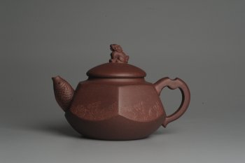 紫砂壶图片：美壶特惠 做工精致鱼跃龙门壶 泥料漂亮 寓意吉祥 - 宜兴紫砂壶网