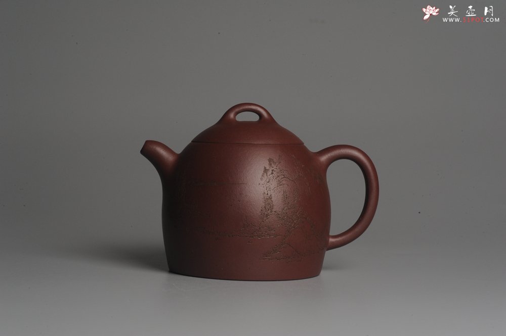 紫砂壶图片：油润紫泥 全手工秦权壶 清茗堂助工文气装山水 - 宜兴紫砂壶网