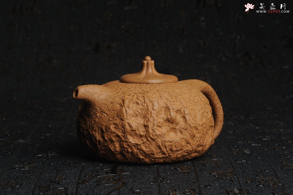 紫砂壶图片：美壶特惠 进步明显优质黄金段全手工龚春 供春 异型盖 难度大 肌理丰富 - 宜兴紫砂壶网