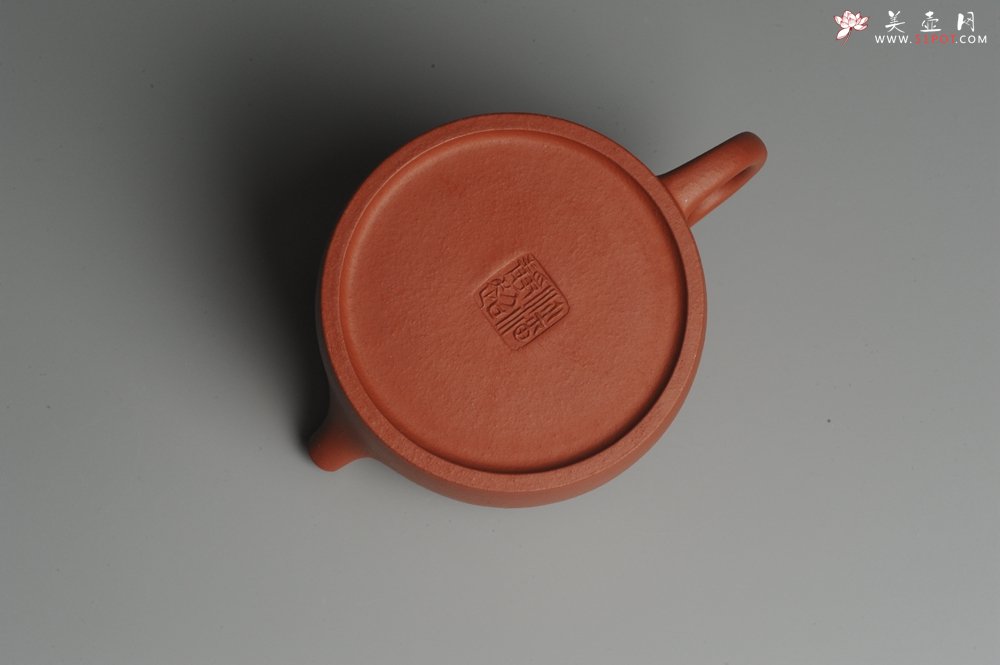 紫砂壶图片：美壶特惠 梨皮红泥德中 做工精致 茶人醉爱 - 宜兴紫砂壶网