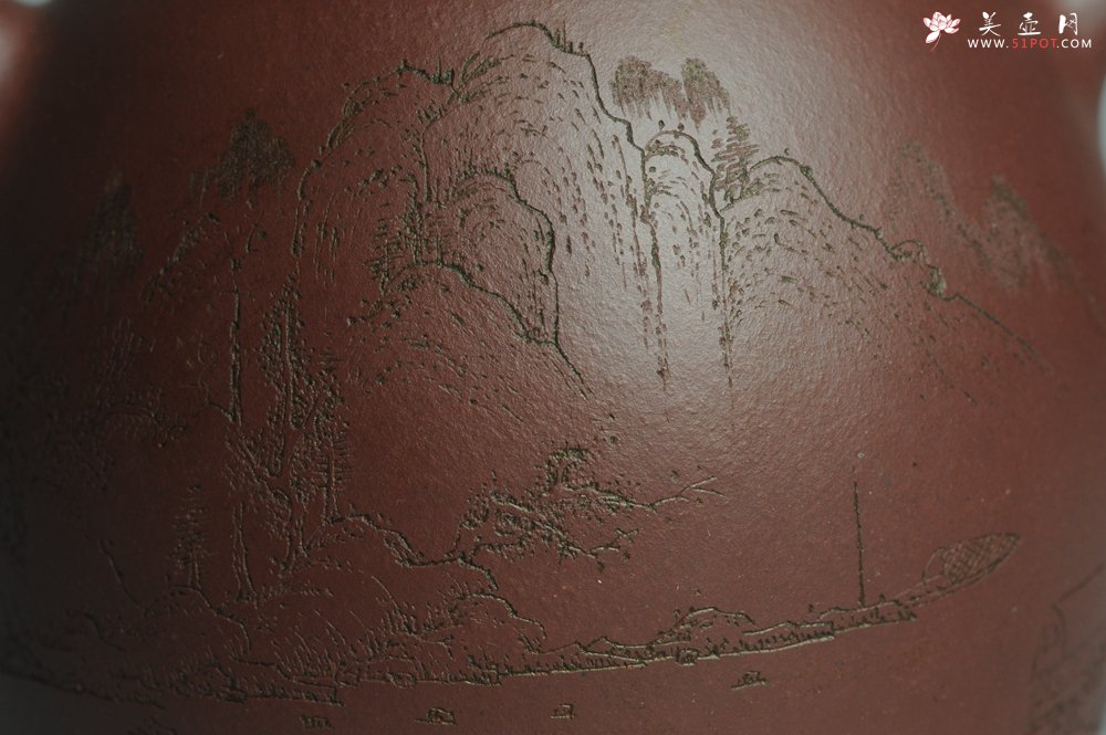 紫砂壶图片：油润紫泥 清茗堂助工文气装山水全手工秦权壶 - 宜兴紫砂壶网