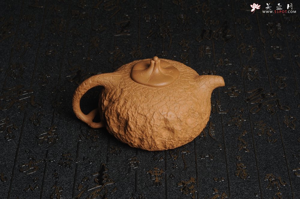 紫砂壶图片：美壶特惠 进步明显优质黄金段全手工龚春 供春 异型盖 难度大 肌理丰富 - 宜兴紫砂壶网
