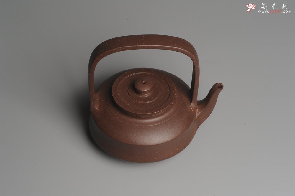 紫砂壶图片：进步明显 扛鼎之作 全美品 难度大刹凹单片折肩拍打成型全手工提壁壶 且玩且珍惜 - 宜兴紫砂壶网