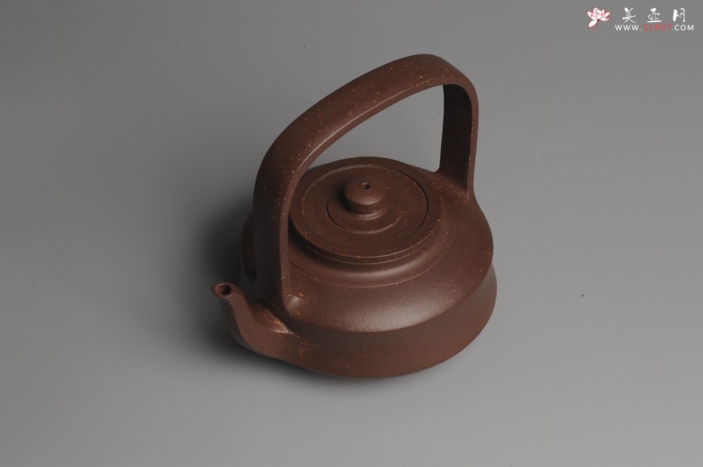 紫砂壶图片：进步明显 扛鼎之作 全美品 难度大刹凹单片折肩拍打成型全手工提壁壶 且玩且珍惜 - 宜兴紫砂壶网