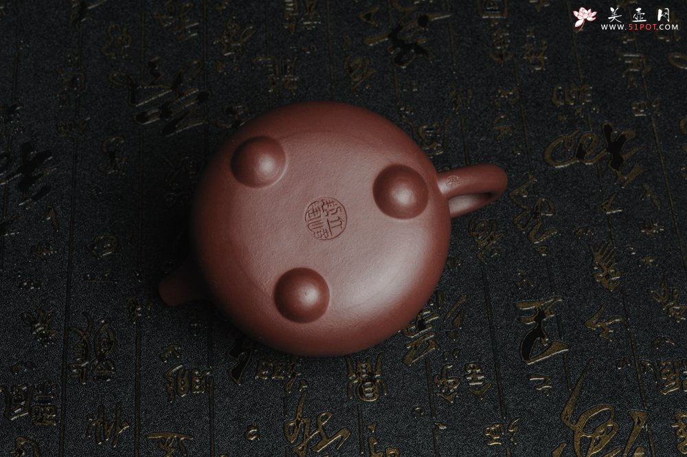 紫砂壶图片：美壶特惠 经典平盖小石瓢 满瓢（景舟石瓢）子木刻绘山水 - 宜兴紫砂壶网