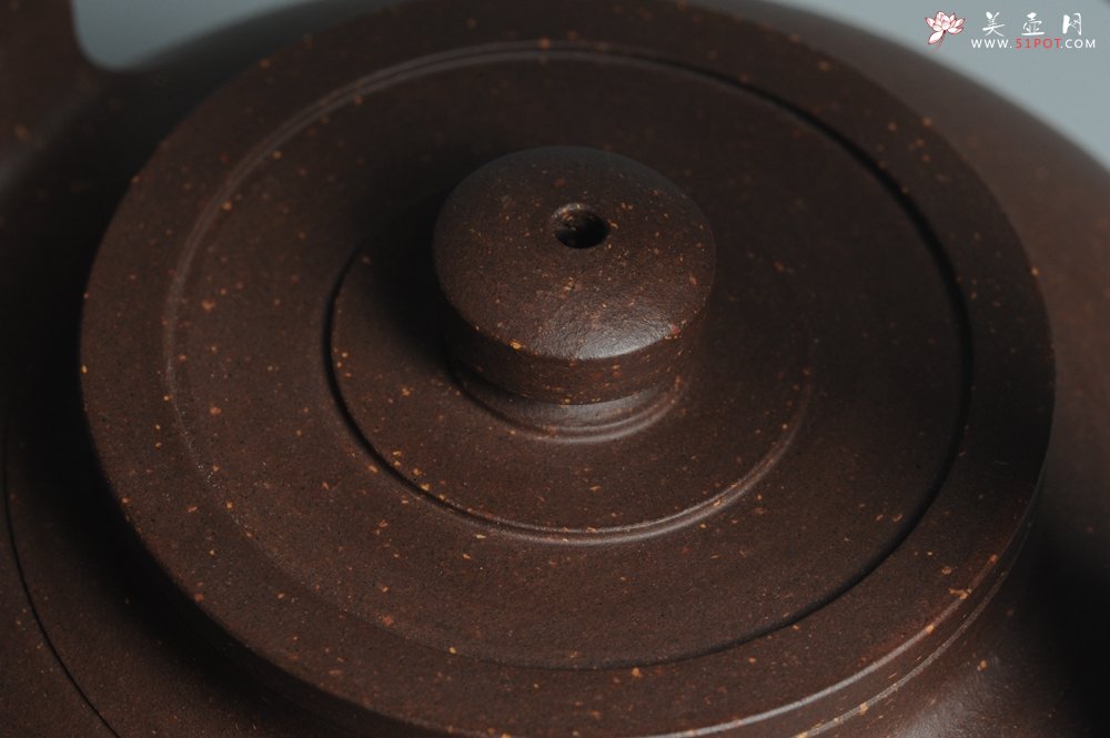 紫砂壶图片：进步明显 扛鼎之作 全美品 难度大刹凹单片折肩拍打成型全手工提壁壶 且玩且珍惜 - 宜兴紫砂壶网