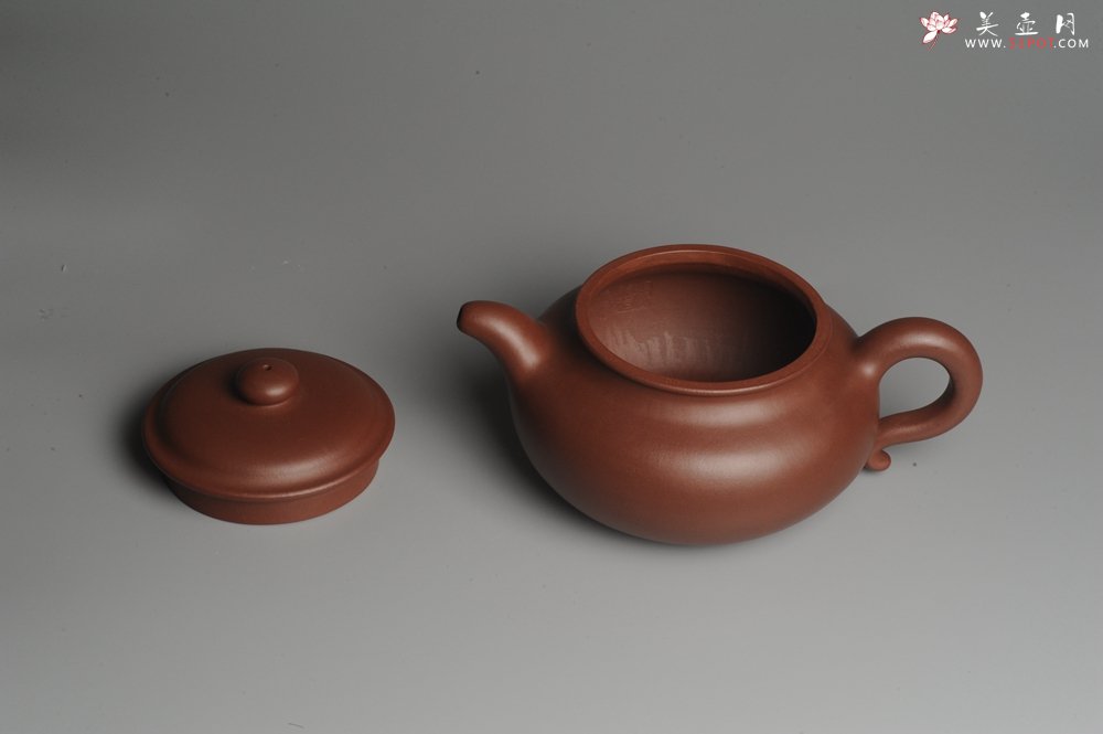 紫砂壶图片：实力派杨老师 难度灰常大 全手工大品大亨仿古 本色清水泥 稳重大气  适合收藏 - 宜兴紫砂壶网