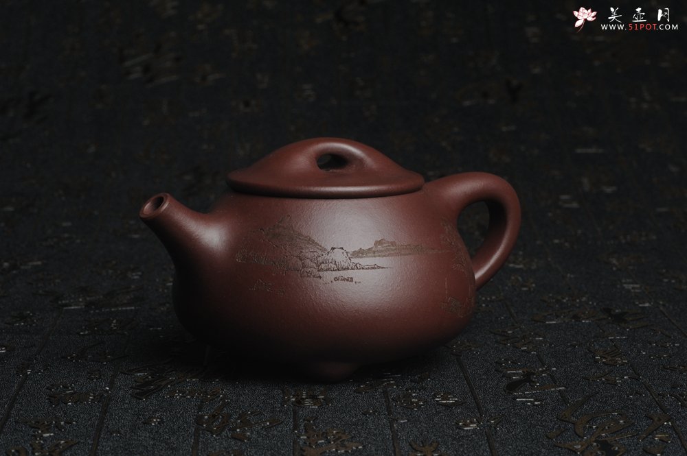 紫砂壶图片：美壶特惠 经典平盖小石瓢 满瓢（景舟石瓢）子木刻绘山水 - 宜兴紫砂壶网