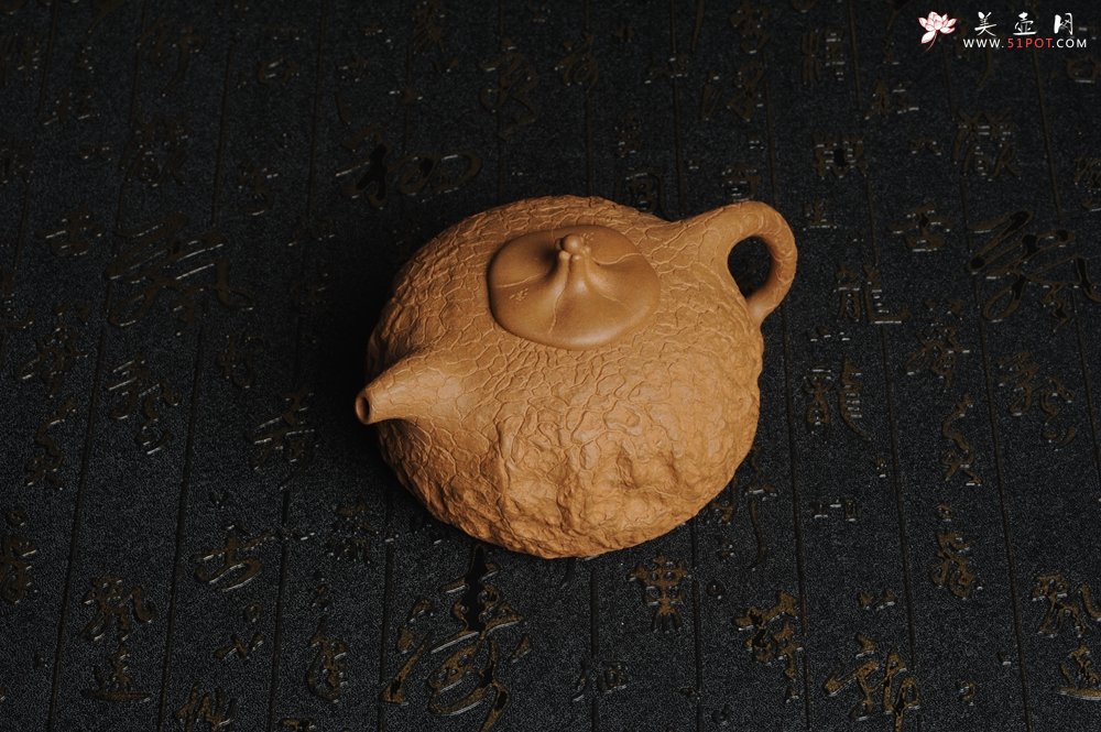 紫砂壶图片：美壶特惠 进步明显优质黄金段全手工龚春 供春 异型盖 难度大 肌理丰富 - 宜兴紫砂壶网