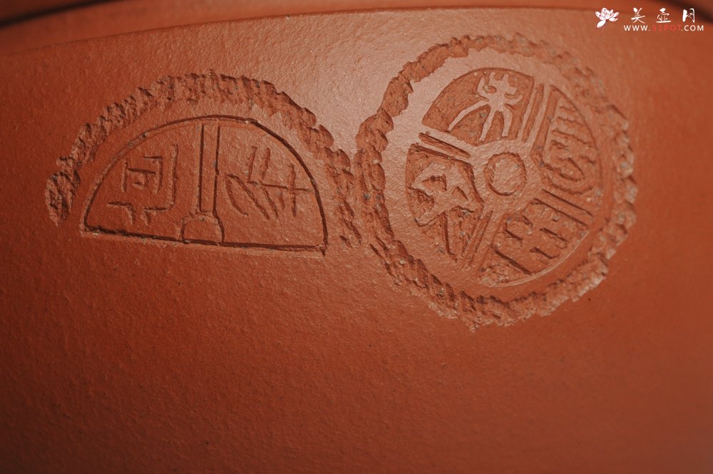 紫砂壶图片：美壶特惠 老清水泥 精致大蕴汉瓦 助工俞霞文气装饰瓦当 大口实用 茶人醉爱 - 宜兴紫砂壶网