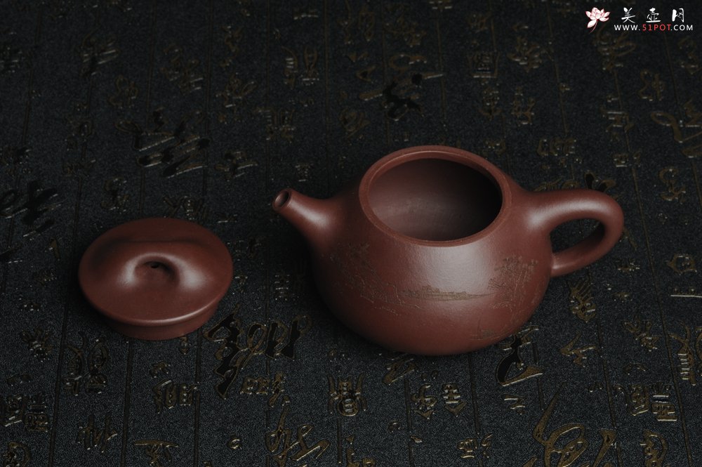 紫砂壶图片：美壶特惠 经典平盖小石瓢 满瓢（景舟石瓢）子木刻绘山水 - 宜兴紫砂壶网