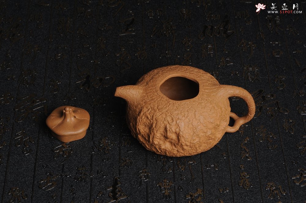 紫砂壶图片：美壶特惠 进步明显优质黄金段全手工龚春 供春 异型盖 难度大 肌理丰富 - 宜兴紫砂壶网