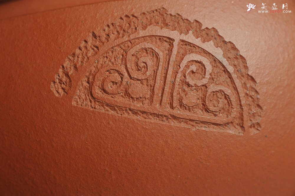 紫砂壶图片：美壶特惠 老清水泥 精致大蕴汉瓦 助工俞霞文气装饰瓦当 大口实用 茶人醉爱 - 宜兴紫砂壶网