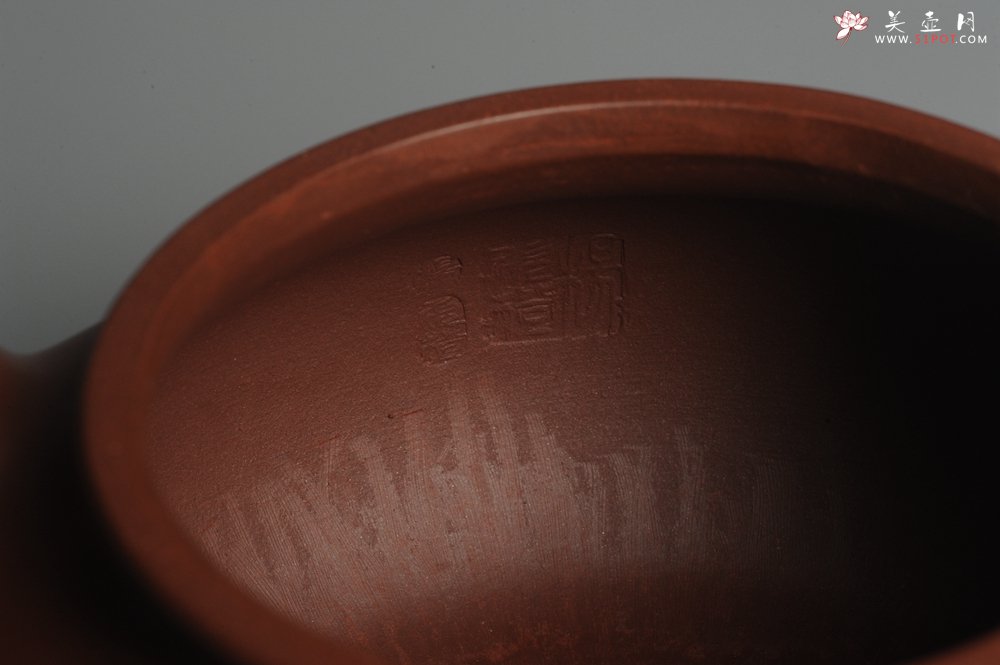 紫砂壶图片：实力派杨老师 难度灰常大 全手工大品大亨仿古 本色清水泥 稳重大气  适合收藏 - 宜兴紫砂壶网