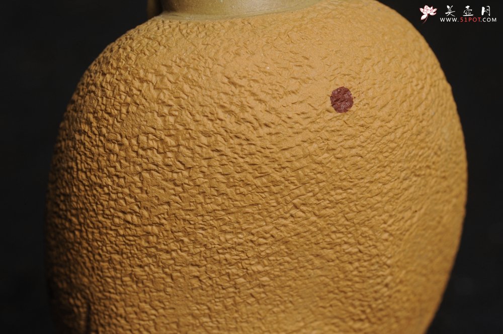 紫砂壶图片：美宠特惠 精致弥勒佛 茶宠 高9cm 有点小花泥 158元惠出 - 宜兴紫砂壶网