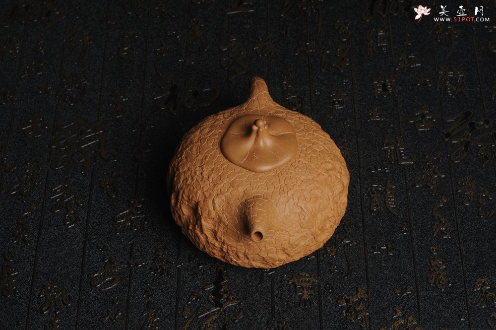 紫砂壶图片：美壶特惠 进步明显优质黄金段全手工龚春 供春 异型盖 难度大 肌理丰富 - 宜兴紫砂壶网