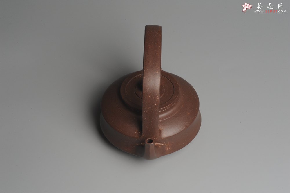 紫砂壶图片：进步明显 扛鼎之作 全美品 难度大刹凹单片折肩拍打成型全手工提壁壶 且玩且珍惜 - 宜兴紫砂壶网